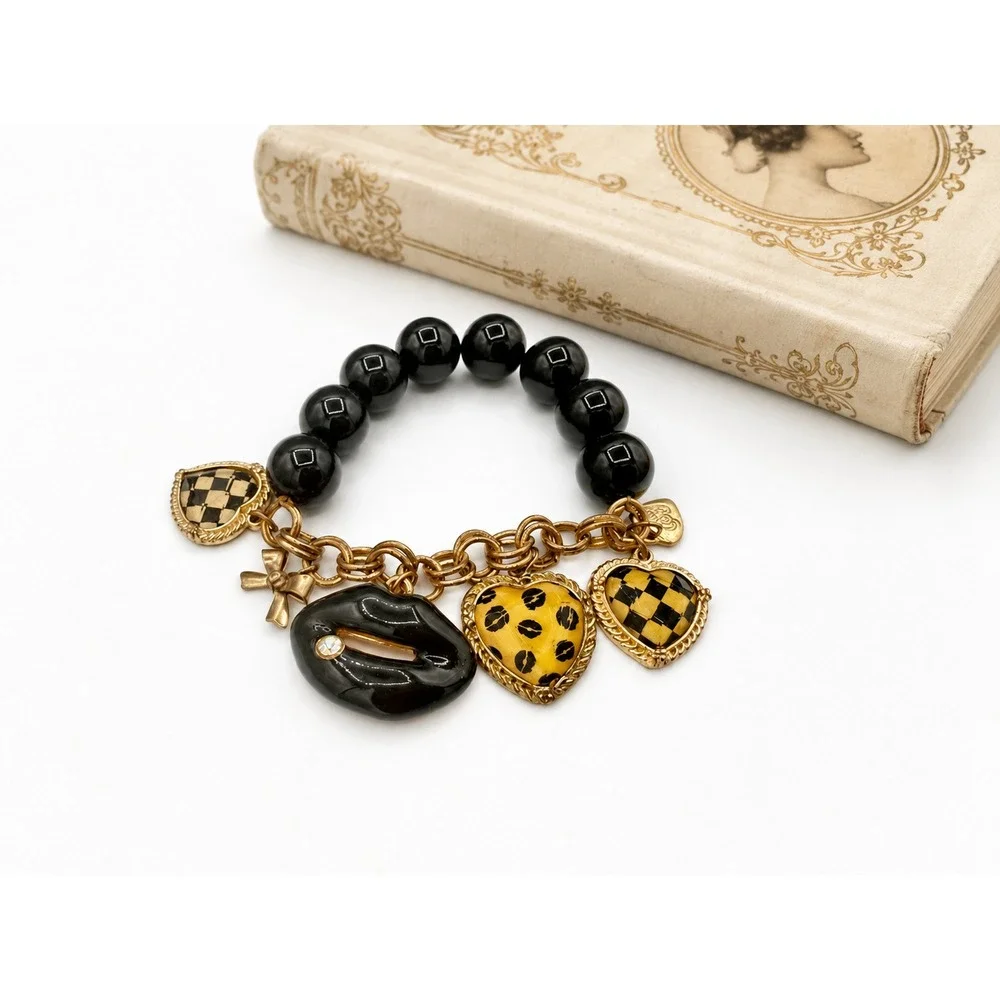 Rare Vintage Betsey Johnson Black Bead Leopard Heart Lip Charm Bracelet Y2K - Picture 2 of 6